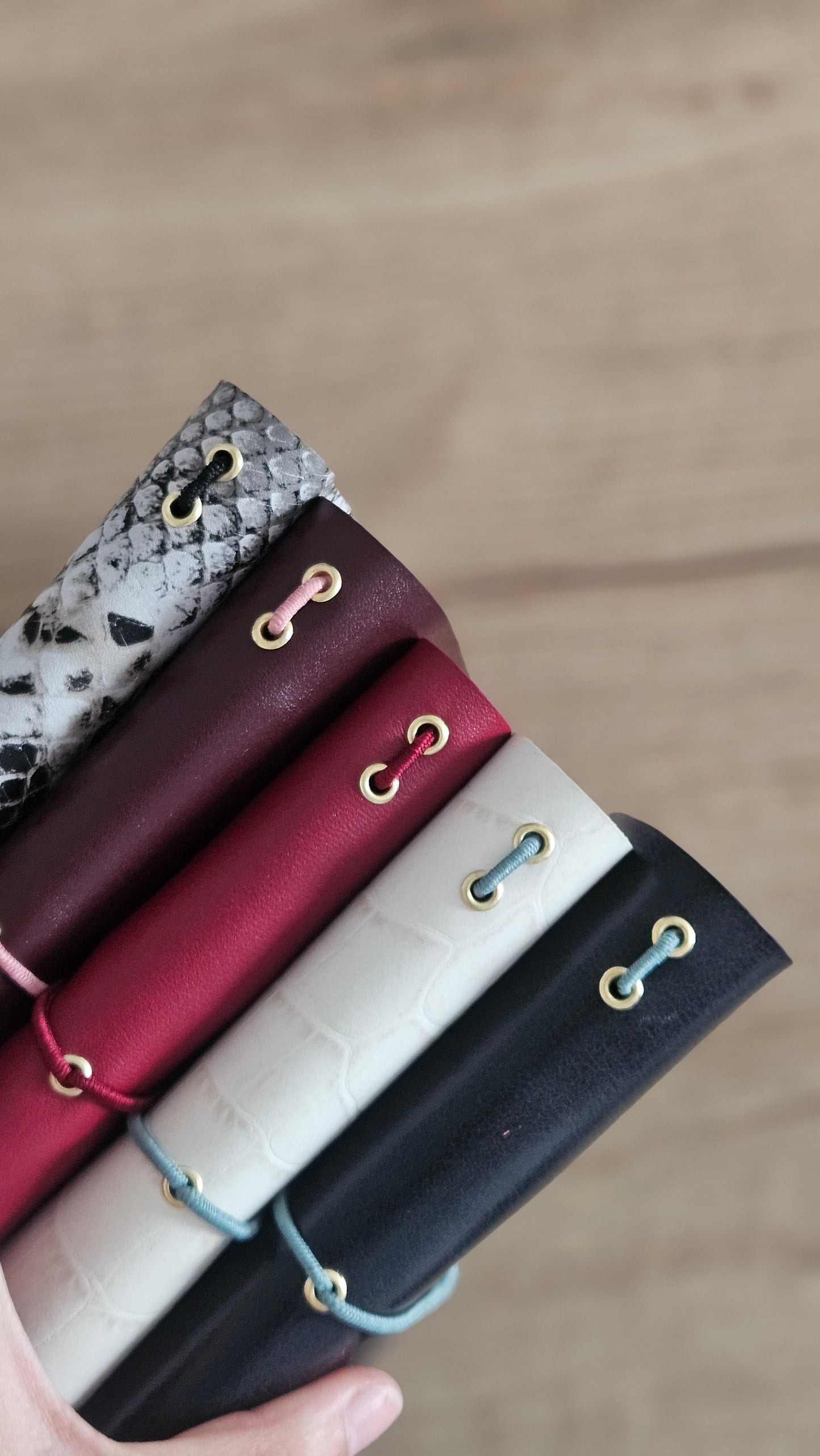 JOURNAL MIDORI BIFOLD A6 │ CHERRY (ÚNICA UNIDAD)