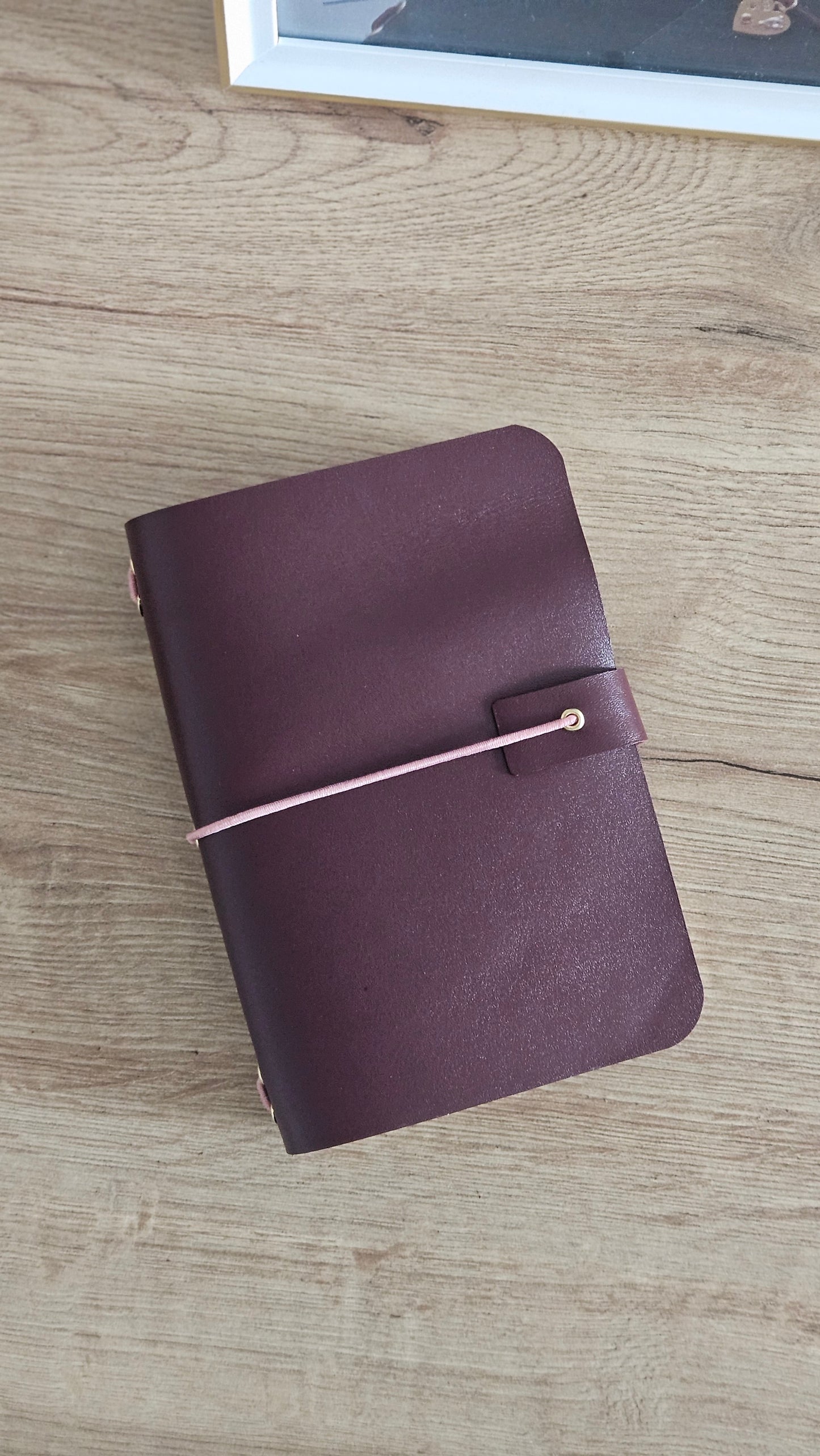 JOURNAL MIDORI BIFOLD A6 │ CHERRY (ÚNICA UNIDAD)
